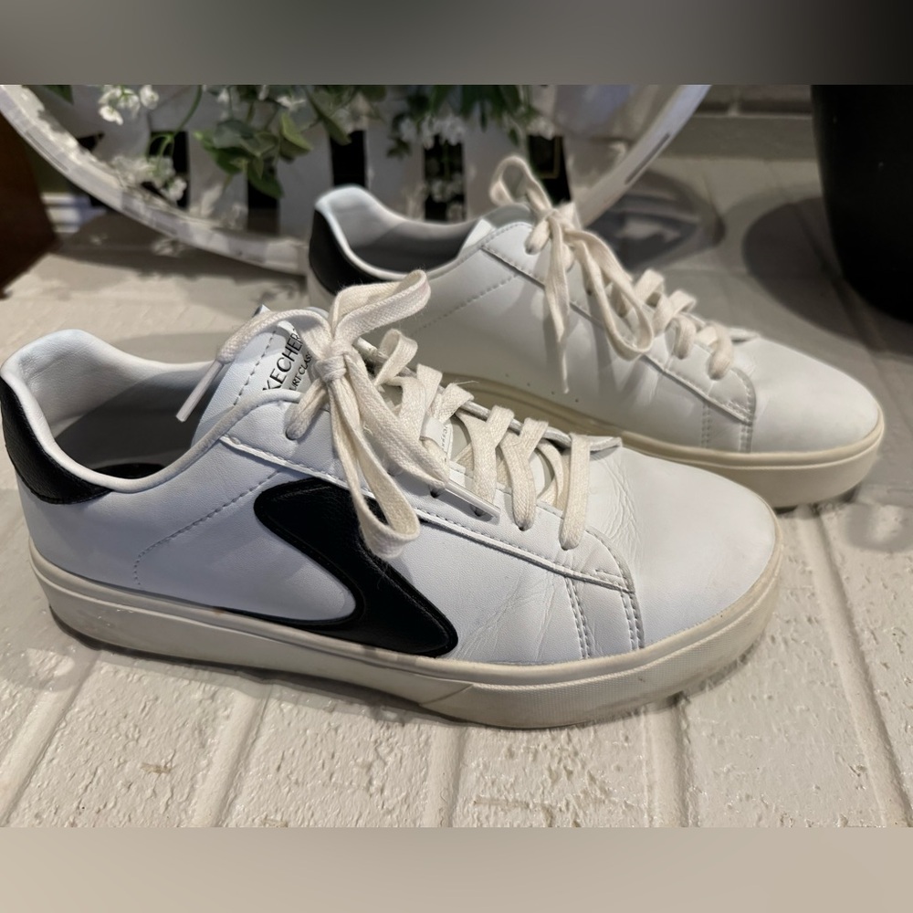 Women’s Skecher’s shoes